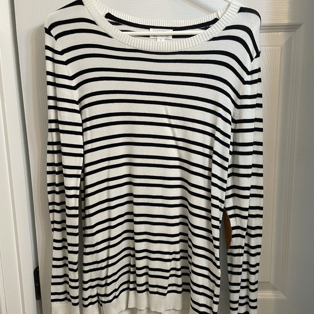 Light knit sweater